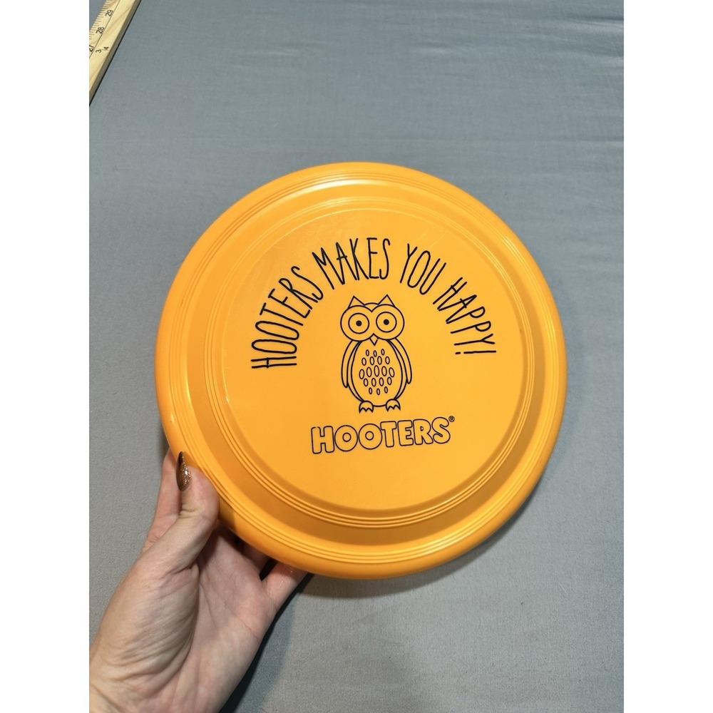 HOOTERS 8.5" Frisbee‎ Makes You Happy Promo Owl Flying Disc Orange